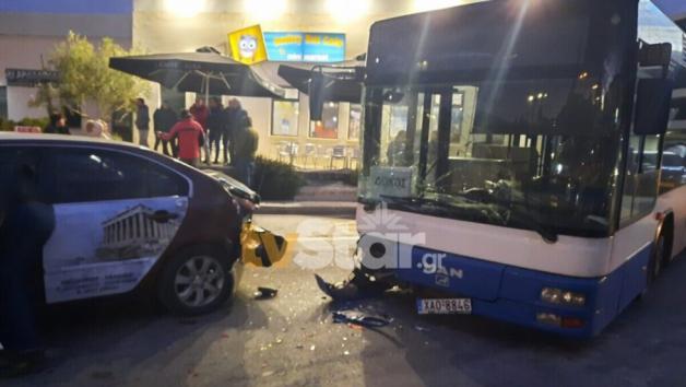 Τροχαίο χθες στην Χαλκίδα, λεωφορείο προσέκρουσε σε 8 σταθμευμένα ταξί 