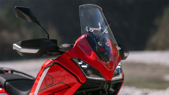 Ανακοινώθηκαν τιμή και εξοπλισμός τής Moto Morini X-Cape 700 