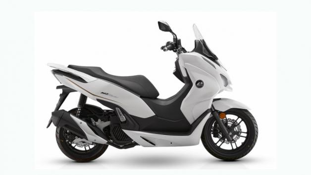 QJMOTOR MTX 125: Φουλ εξοπλισμένο GT scooter στα 2.795 ευρώ 