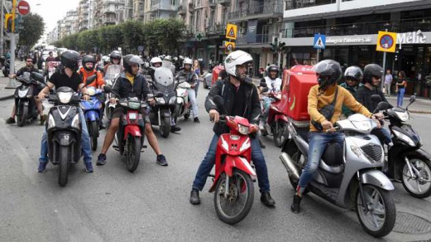 Μοτοπορεία διανομέων στη Θεσσαλονίκη 