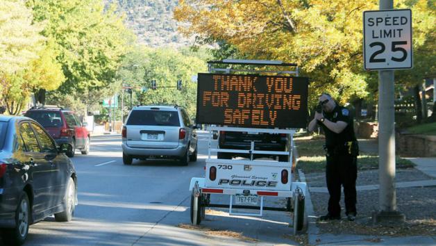 Μείωση των ορίων ταχύτητας στα 30 χλμ/ω στα αστικά περιβάλλοντα 