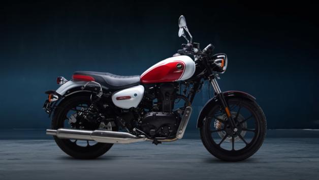 QJMOTOR SRC 500: Μονοκύλινδρη μοτοσυκλέτα με κλασικό design 