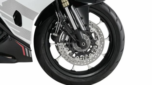 Η πρόταση της QJMOTOR στα Α2 Supersport: το SRK 450 RC Η πρόταση της QJMOTOR στα Α2 Supersport: το SRK 450 RC