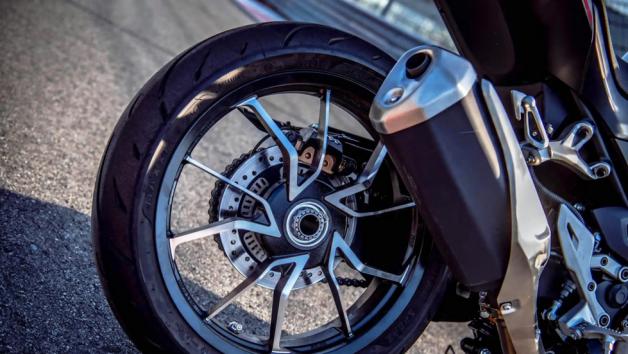 Η πρόταση της QJMOTOR στα Α2 Supersport: το SRK 450 RC Η πρόταση της QJMOTOR στα Α2 Supersport: το SRK 450 RC