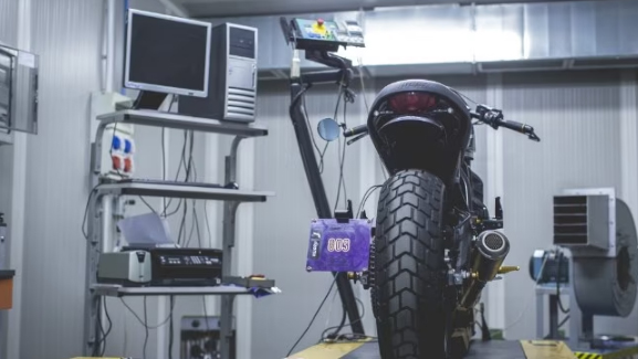 Και άλλη μείωση θορύβου! Mας σπρώχνουν με το ζόρι στα ηλεκτρικά; 