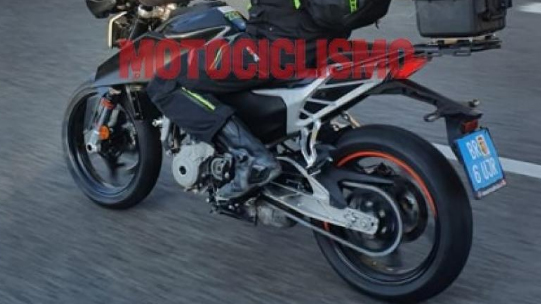 KTM: Το νέο Duke 2024 σε κατασκοπευτικές φωτογραφίες 