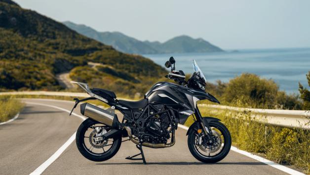 Benelli TRK 702: Με 7.980 ευρώ και δώρο γνήσιες βαλίτσες αξίας +1000 ευρώ 