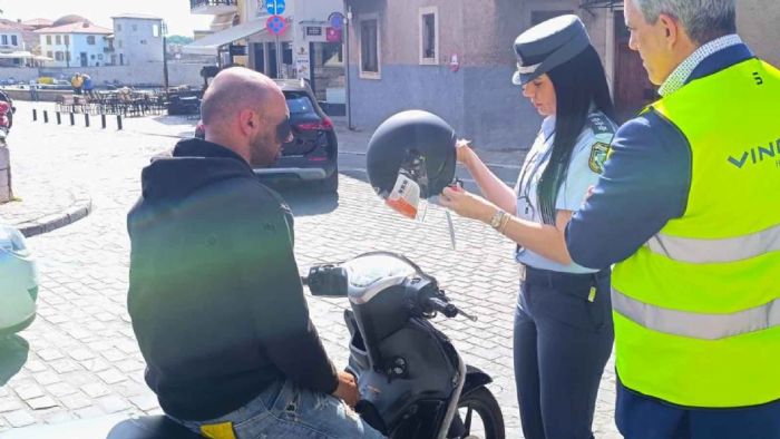 Οι έλεγχοι στόχευαν σε μοτοσικλετιστές που κινούνται χωρίς κράνος Οι έλεγχοι στόχευαν σε μοτοσικλετιστές που κινούνται χωρίς κράνος