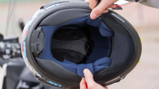 Test Arai RX-7V EVO TATSUKI: Με πρωτοποριακό εξωτερικό κέλυφος 