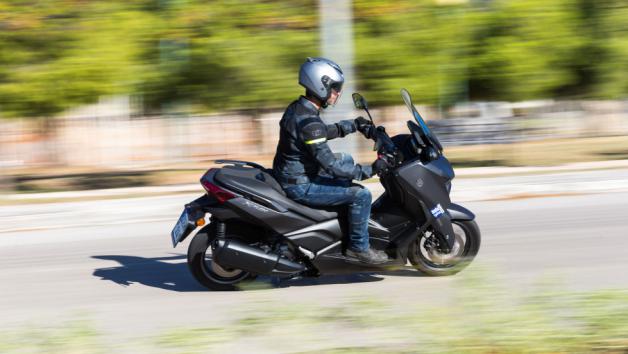 Yamaha XMAX 300 2023 - Test    