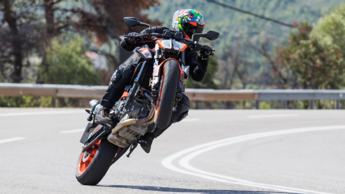 KTM 890 Duke GP - Test
