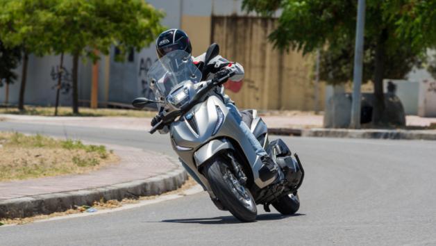 Piaggio Λυμπερόπουλος: Beverly 400 τώρα 500 ευρώ φθηνότερα 