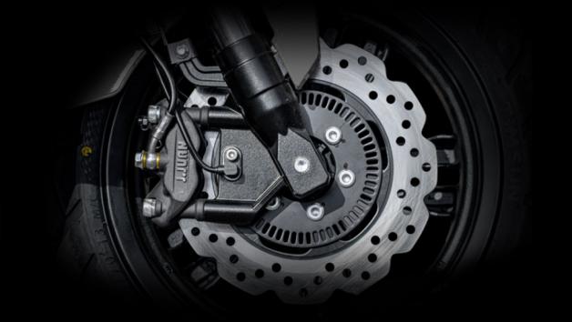 Daytona Virtus 300: Με αναρτήσεις KYB φρένα J.Juan και θερμαινόμενα γκριπ 