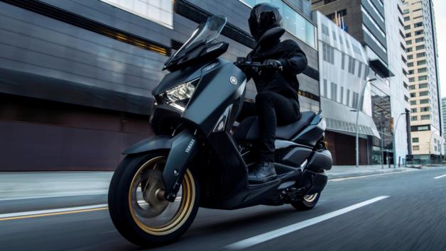 To XMAX 300 με τον μεγαλύτερο αποθηκευτικό χώρο στα 56 λίτρα 