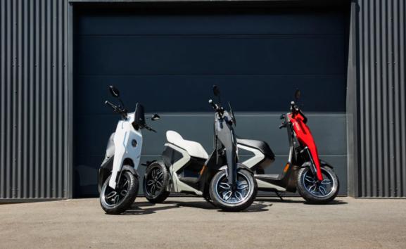 Το ηλεκτρικό scooter που κάνει τα supersport να ντρέπονται 