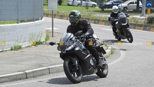 Aprilia RS 440: «Πιάστηκε» στις δοκιμές εξέλιξης! 
