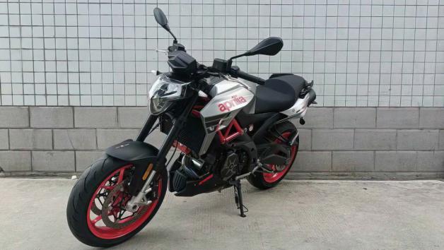 Αναβιώνει η Aprilia Shiver 900 Αναβιώνει η Aprilia Shiver 900