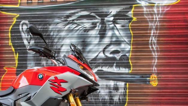 BMW F 900 XR: Φέρνει επανάσταση στην κατηγορία του 