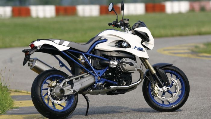 BMW HP2 Megamoto: Ο Boxer στα...τρελότερά του!  