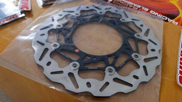 Kit με  oversized δισκόπλακες από την Braking για Yamaha MT-09/Tracer 09(OKWK1) 