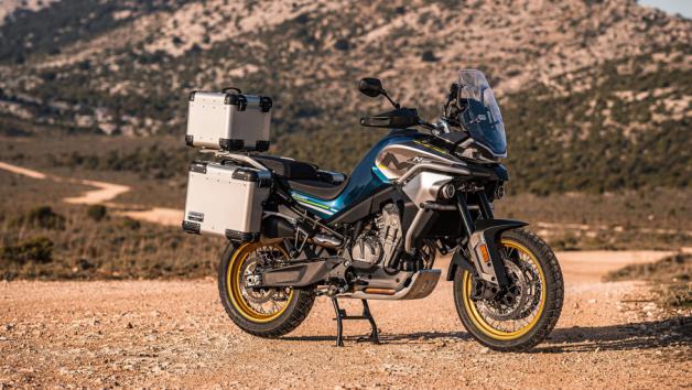 CFMoto 800MT: Έρχεται για να χτυπήσει 2 κατηγορίες 