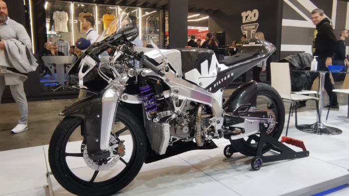 H DNA DRR-022 μέσα από τον φακό μας, από την έκθεση EICMA του Μιλάνου. H DNA DRR-022 μέσα από τον φακό μας, από την έκθεση EICMA του Μιλάνου.