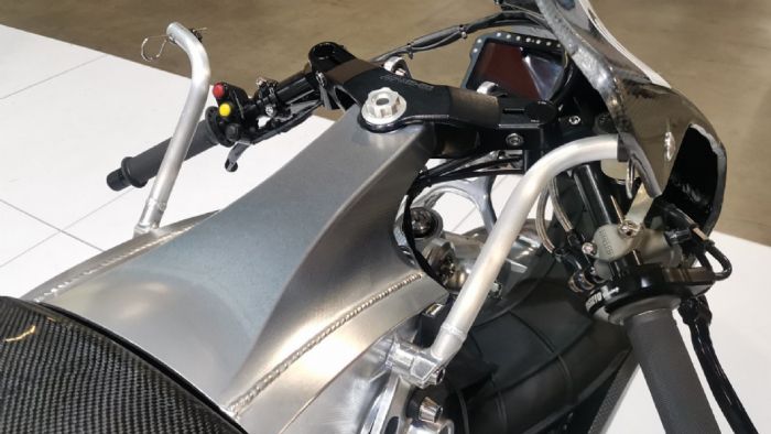 H DNA DRR-022 μέσα από τον φακό μας, από την έκθεση EICMA του Μιλάνου. H DNA DRR-022 μέσα από τον φακό μας, από την έκθεση EICMA του Μιλάνου.