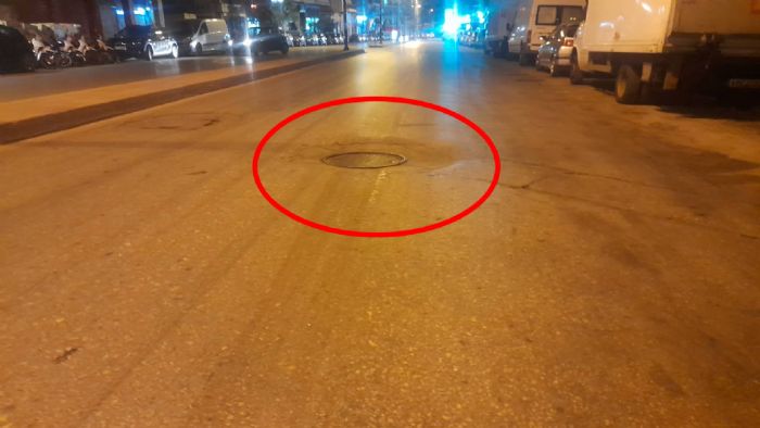 Το επικίνδυνο φρεάτιο, στην οδό Στρατηγού Καλλάρη στα Κάτω Πατήσια, στο ύψος της οδού Σημαντήρα. 