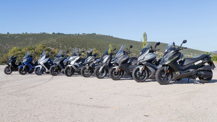 Όλα τα scooters του συγκριτικού, σε... παράταξη.