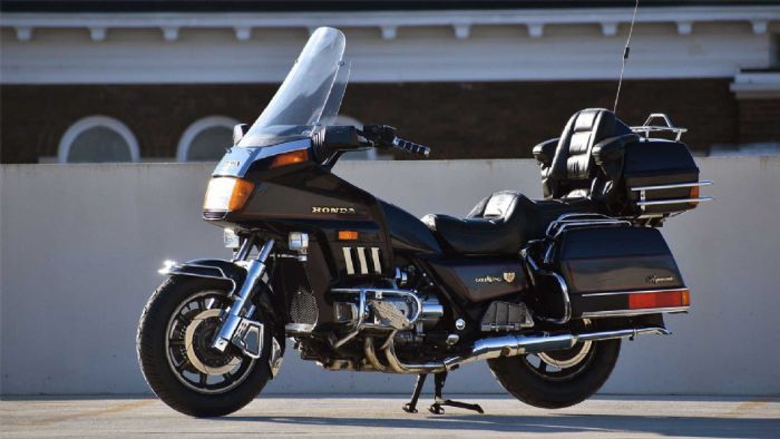 Η τρίτη γενιά, ονόματι GL1200.
