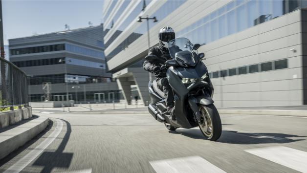 Αποστολή Ιταλία: Yamaha XMAX 300 TechMax 