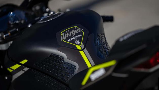 Ειδική έκδοση Kawasaki Ninja ZX-10RR Winter Test 