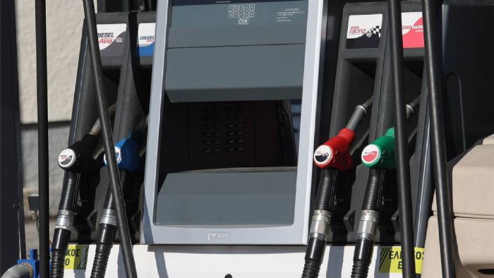 Έρχονται ανακοινώσεις για πλαφόν στα καύσιμα  .