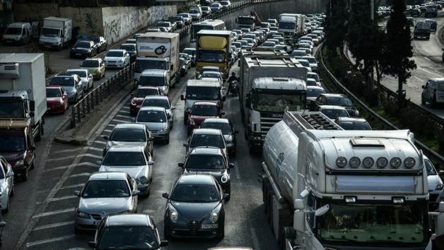 «Κόλαση» στον Κηφισό λόγω τροχαίου 