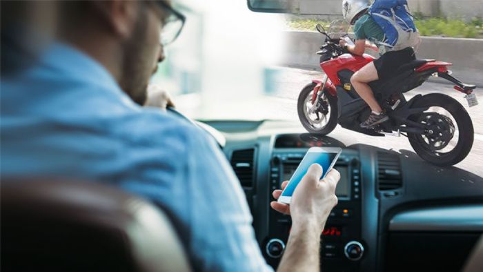 H «γενιά του smartphone» οδηγεί και γίνεται επικίνδυνη για την ίδια και για τους άλλους… 