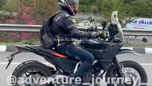 KTM 390 Adventure: Κατασκοπευτικές Φωτογραφίες και Λεπτομέρειες για το μοντέλο του 2025 