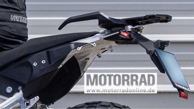 Νέο KTM 990 Adventure πιάστηκε από τον κατασκοπικό φακό 