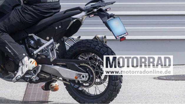 Νέο KTM 990 Adventure πιάστηκε από τον κατασκοπικό φακό 