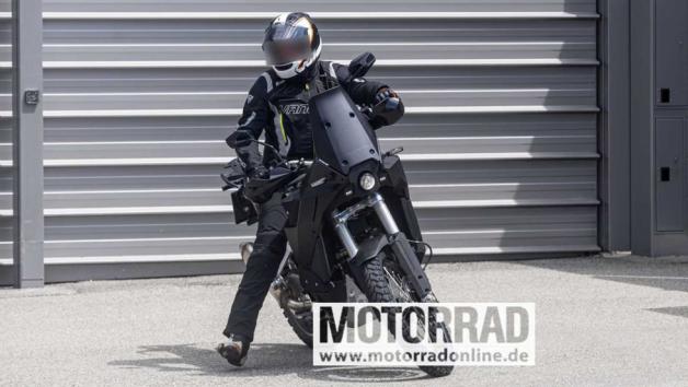 Νέο KTM 990 Adventure πιάστηκε από τον κατασκοπικό φακό 