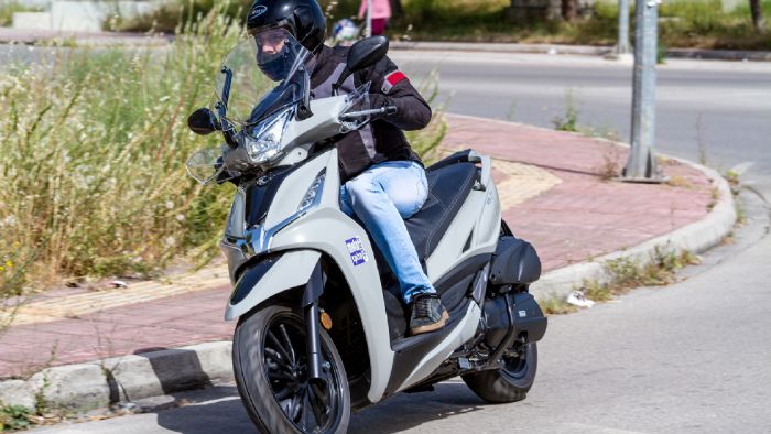 Test: KYMCO Agility 300i