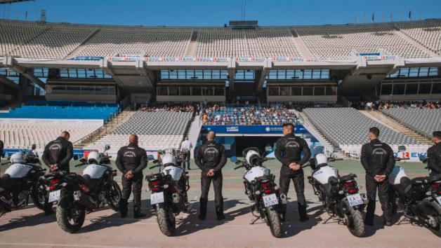 Ελληνική Αστυνομία: Εκπαίδευση στη γρήγορη οδήγηση μοτοσυκλέτας στο ΟΑΚΑ 