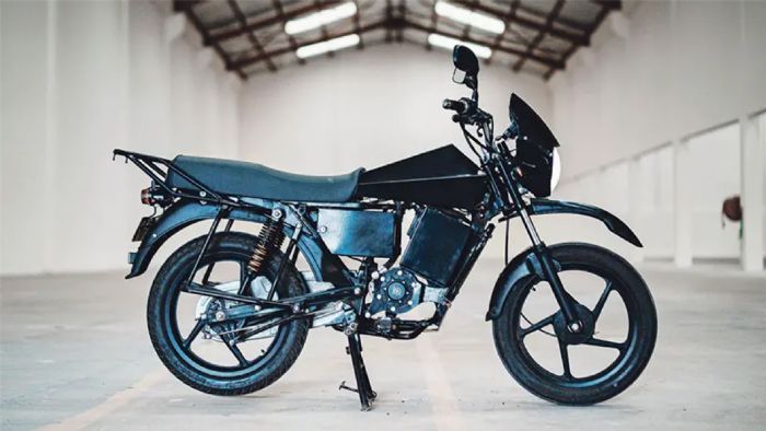 Η μοτοσυκλέτα της Opibus που θέλει να συμβάλλει στο επόμενο βήμα της κινητικότητας, στην Κένυα. 