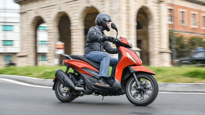 Πρώτο τεστ του νέου Piaggio Beverly 300 και 400 2021.