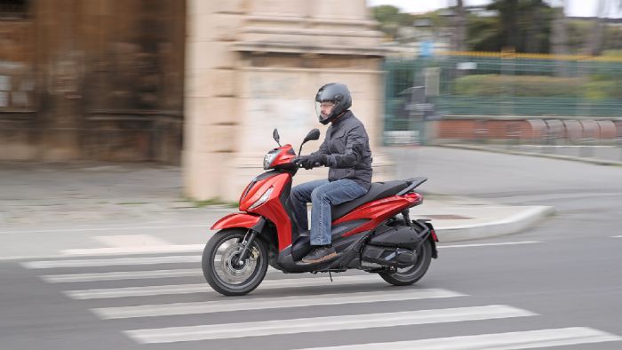 Πρώτο τεστ του νέου Piaggio Beverly 300 και 400 2021.