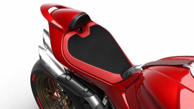 EICMA 2023: MV Agusta Superveloce 1000 Serie Oro EICMA 2023: MV Agusta Superveloce 1000 Serie Oro