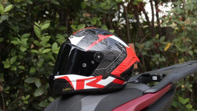 LS2 Thunder Carbon 