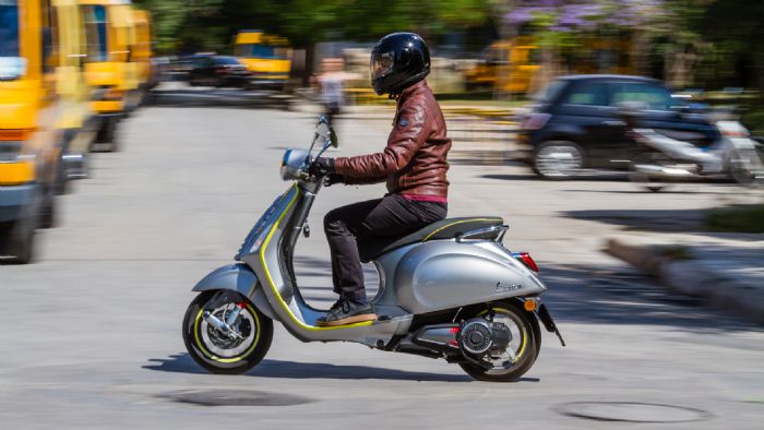 Test: Vespa Elettrica 70 km/h