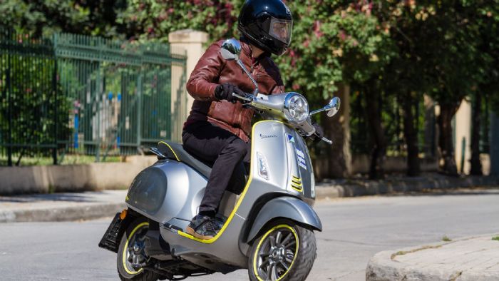 Test: Vespa Elettrica 70 km/h