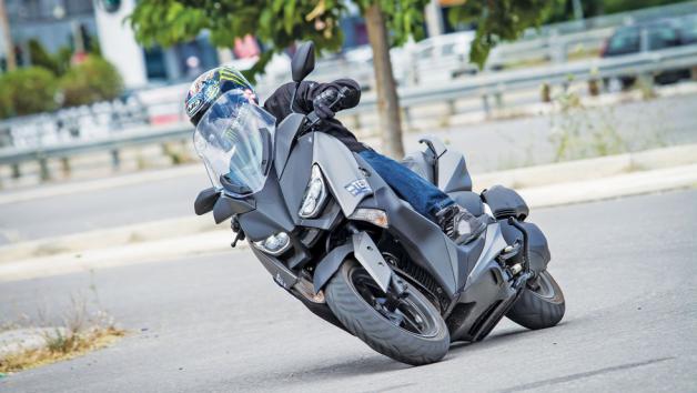 Yamaha X MAX300: Με κινητήρα που χτυπάει ακόμα και 400άρια 