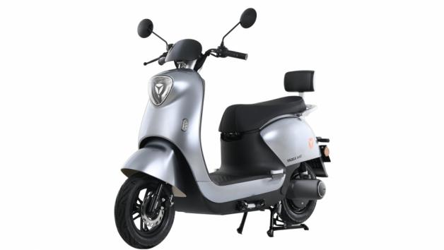 Yadea M6: Με χώρο αποθήκευσης για κράνος και αυτονομία 55 χλμ 